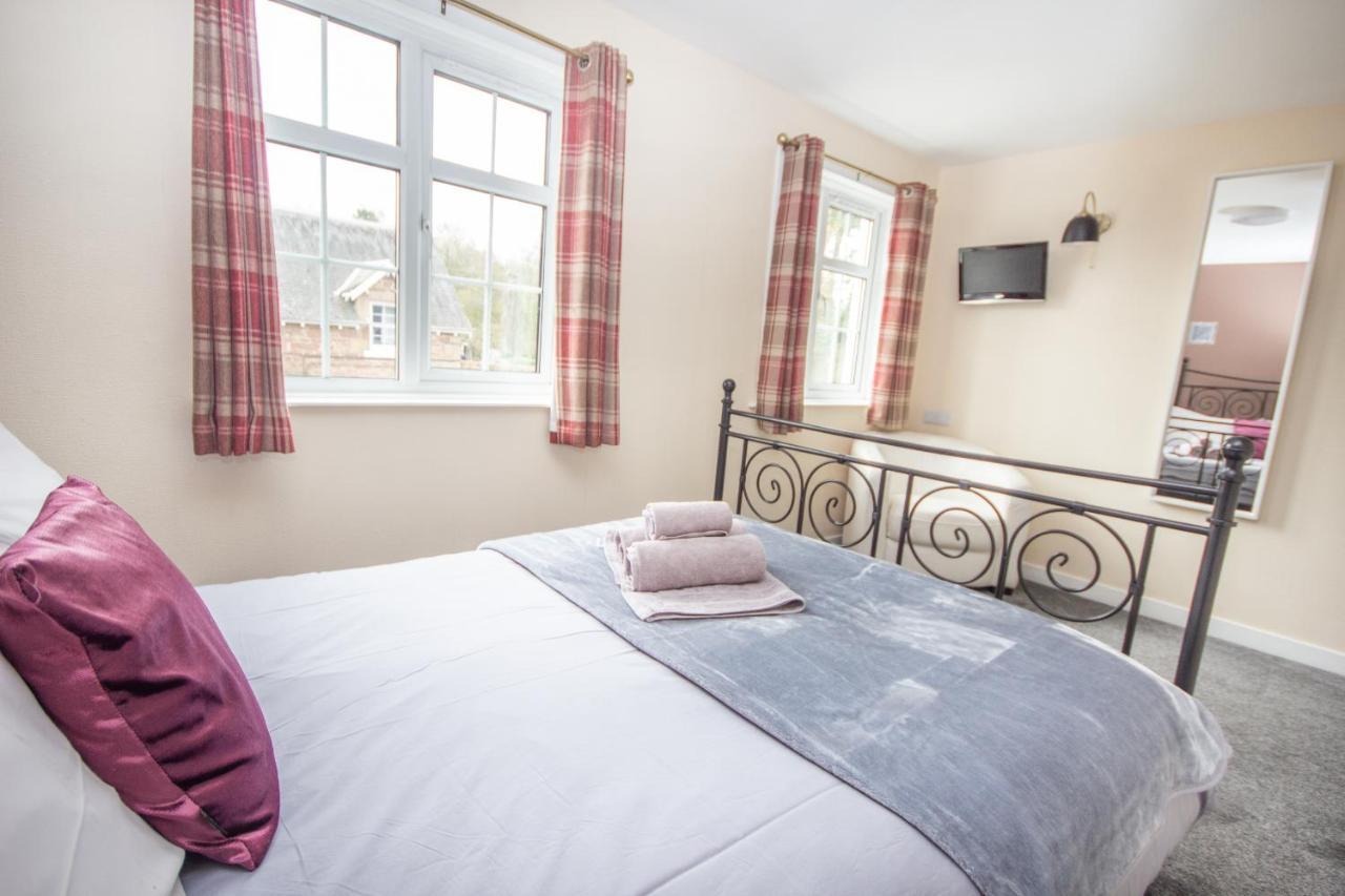 Horse And Hound Country Inn Bonchester Bridge Bagian luar foto