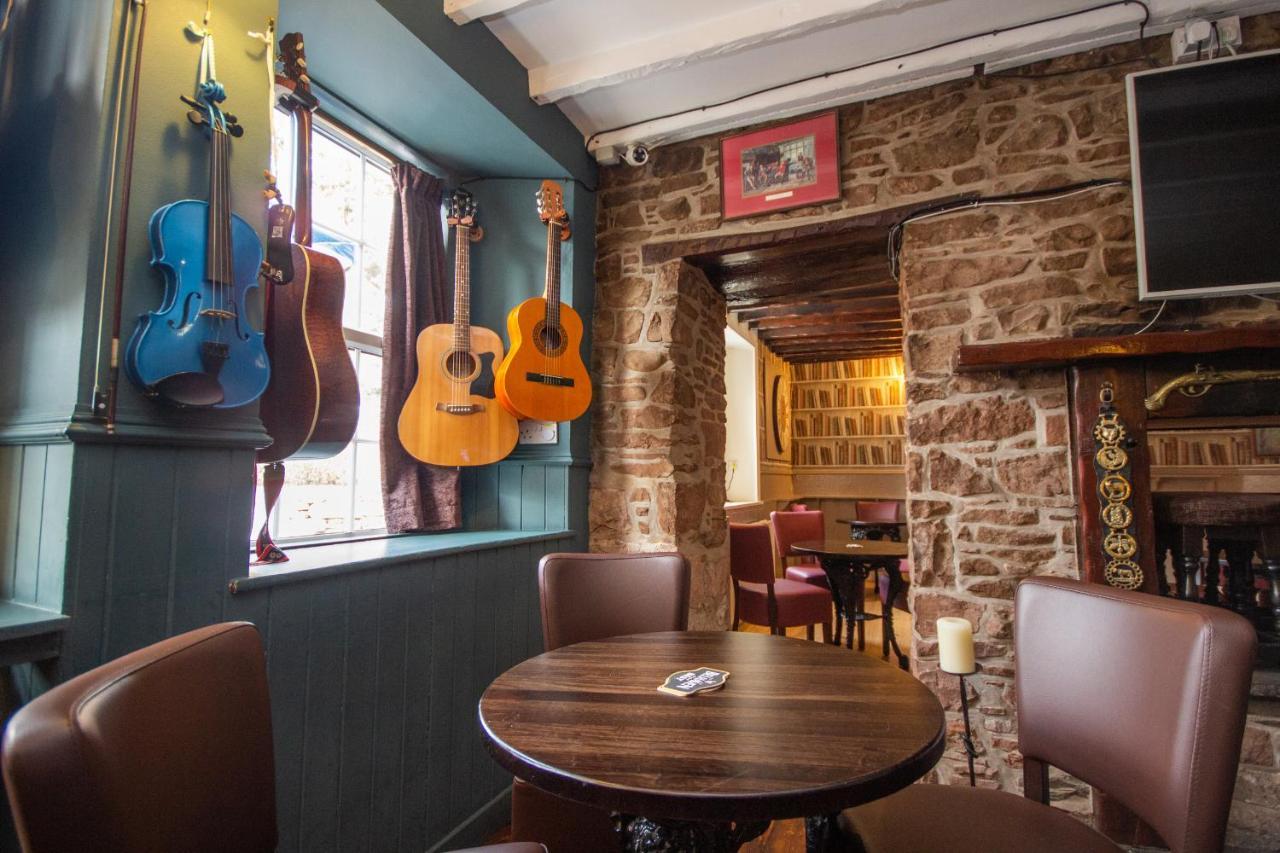 Horse And Hound Country Inn Bonchester Bridge Bagian luar foto