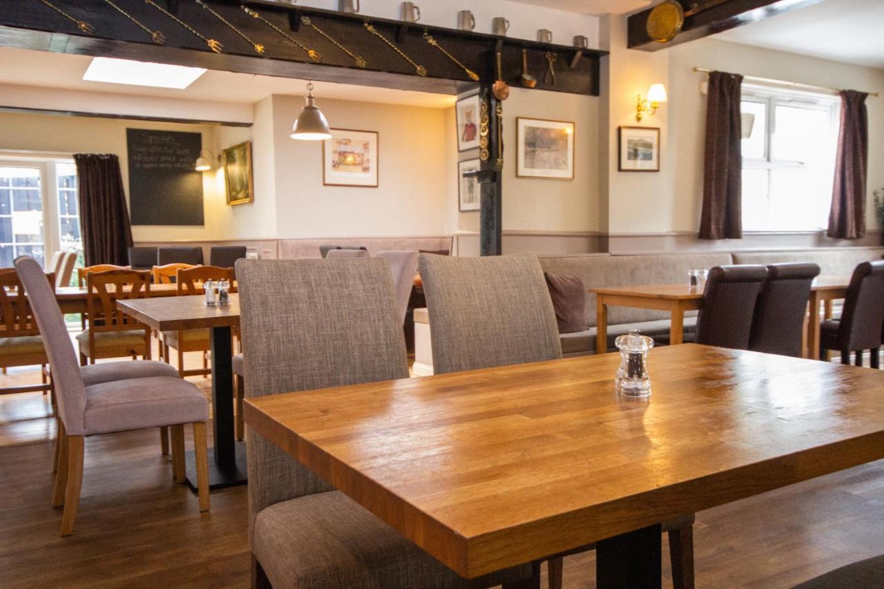 Horse And Hound Country Inn Bonchester Bridge Bagian luar foto