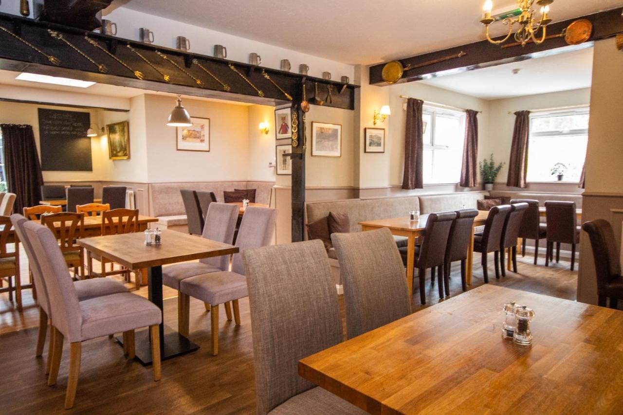 Horse And Hound Country Inn Bonchester Bridge Bagian luar foto